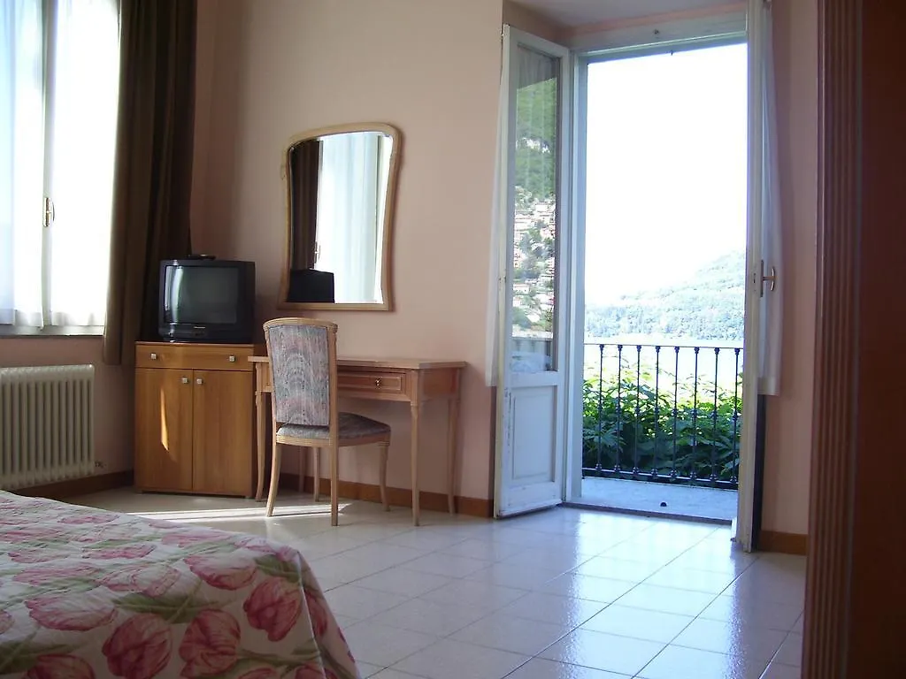 Hotel Vapore Torno Italy